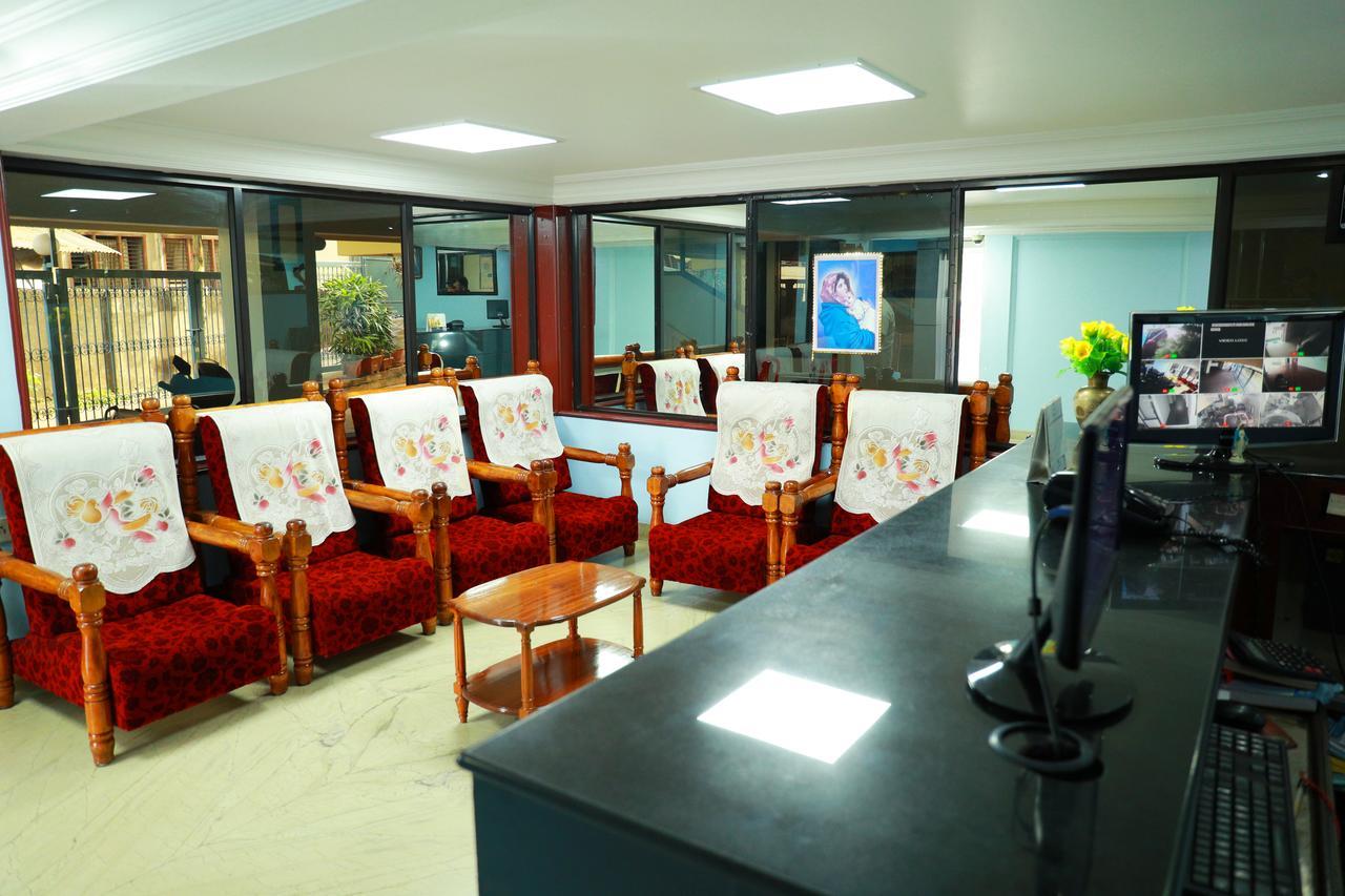 Hotel Elisa International Tourist Home Thiruvananthapuram ภายนอก รูปภาพ