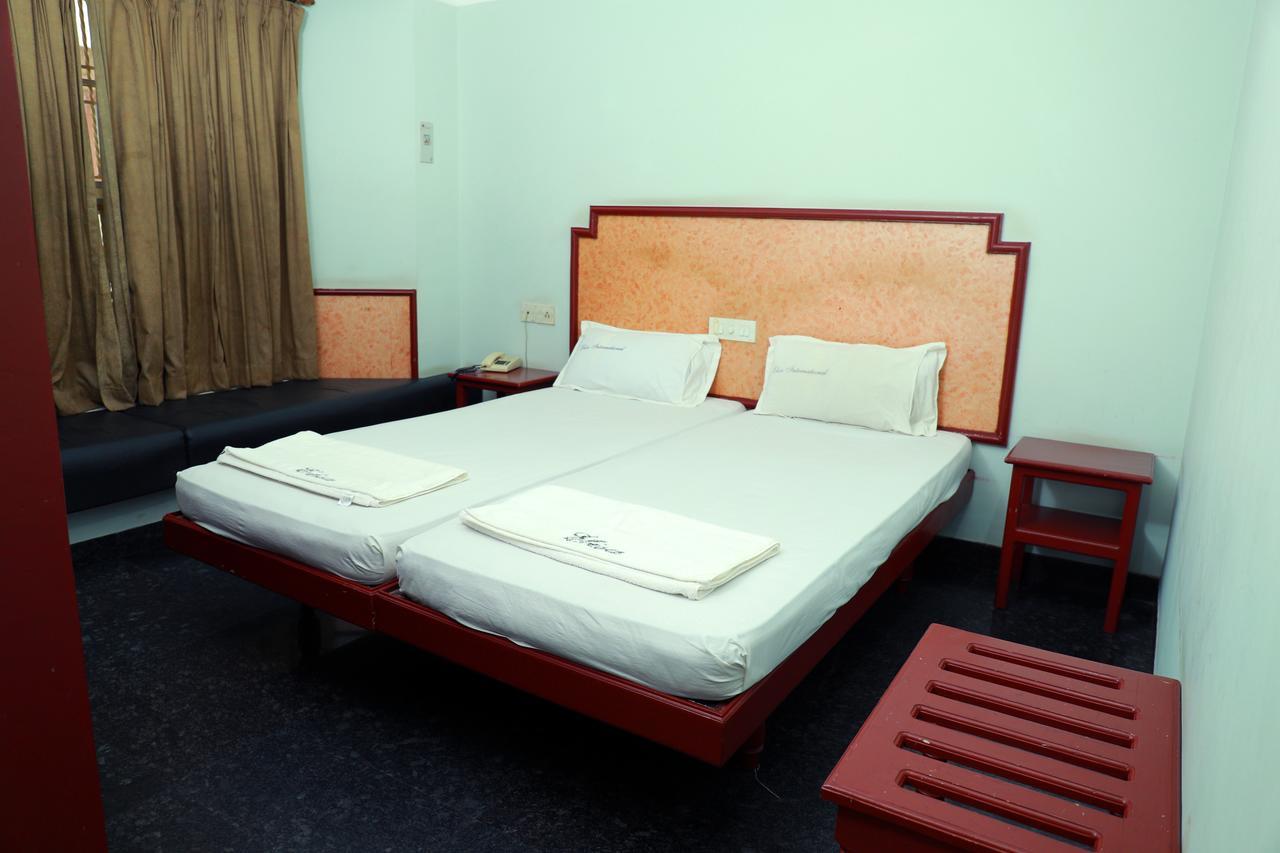 Hotel Elisa International Tourist Home Thiruvananthapuram ภายนอก รูปภาพ