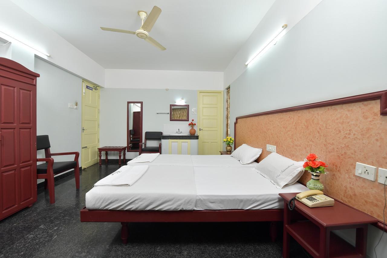 Hotel Elisa International Tourist Home Thiruvananthapuram ภายนอก รูปภาพ