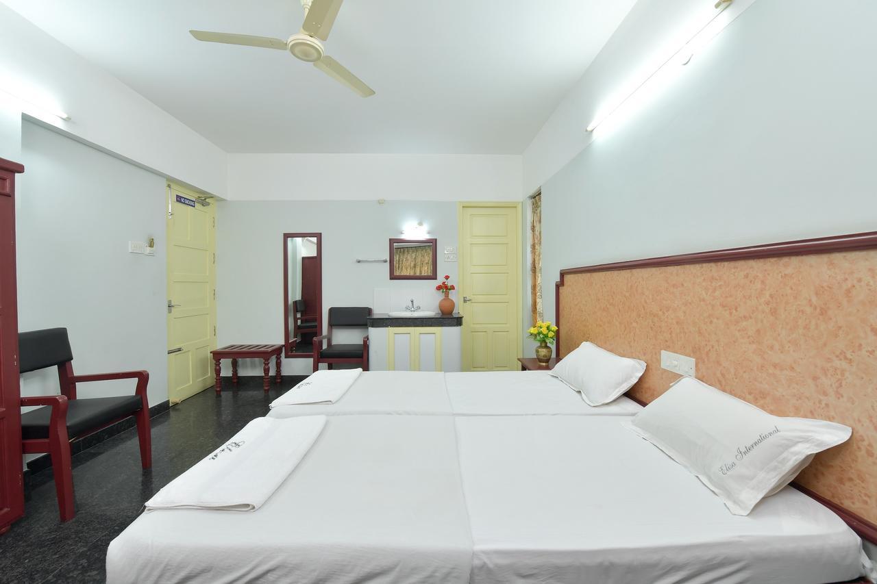 Hotel Elisa International Tourist Home Thiruvananthapuram ภายนอก รูปภาพ